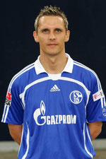 Peter Lovenkrands im Trikot von Schalke 04