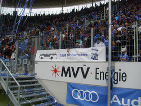Zaunfahne des Hoffenheim-Fan-Clubs Globetrotter.